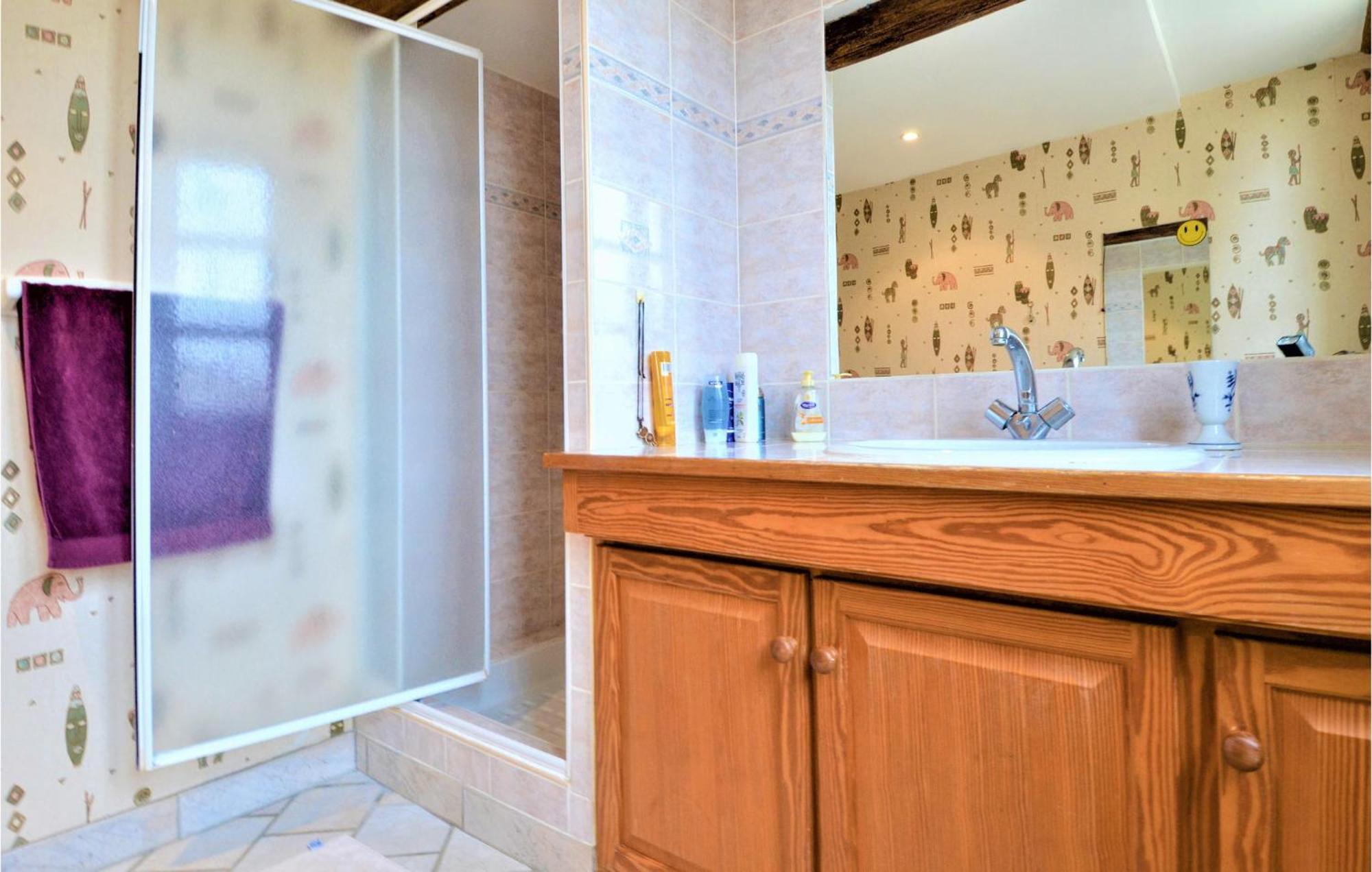4 Bedroom Lovely Home In Marguerittes Luaran gambar