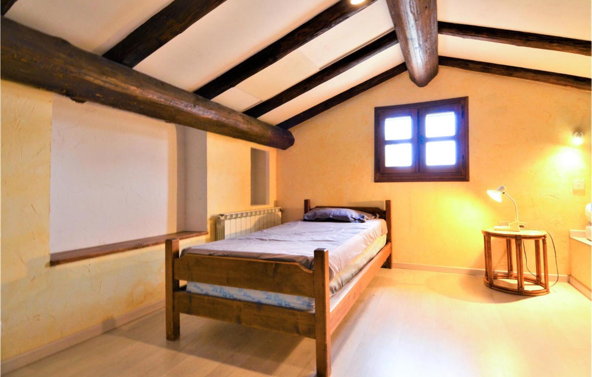 4 Bedroom Lovely Home In Marguerittes Luaran gambar